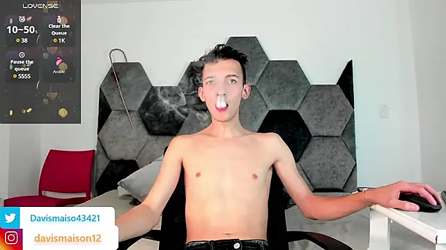 Snapshot of Maisondavis_ chatting on 16, 1, 2025 Maisondavis online show from 16, 1, 2025