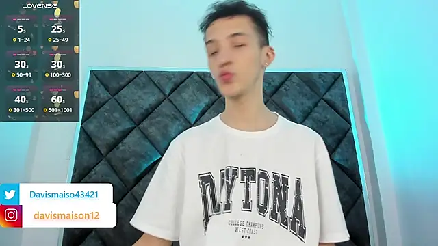 Snapshot of Maisondavis_ chatting on 28, 1, 2025 Maisondavis online show from 28, 1, 2025