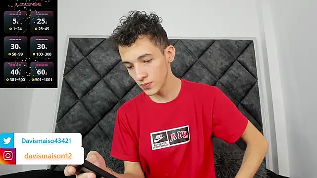 Snapshot of Maisondavis_ chatting on 29, 1, 2025 Maisondavis online show from 29, 1, 2025