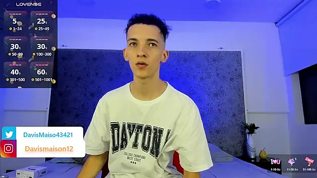 Snapshot of Maisondavis_ chatting on 6, 2, 2025 Maisondavis online show from 6, 2, 2025