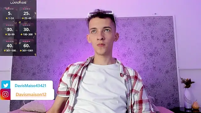 Snapshot of Maisondavis_ chatting on 10, 2, 2025 Maisondavis online show from 10, 2, 2025