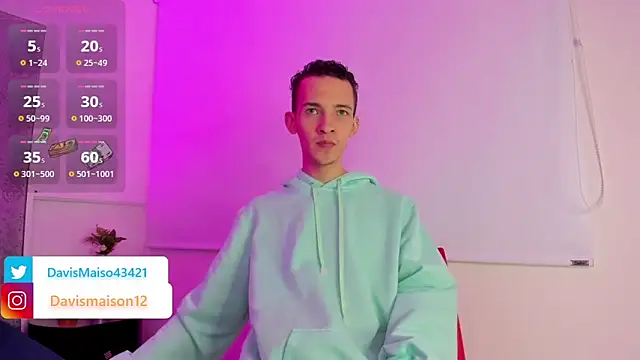 Snapshot of Maisondavis_ chatting on 11, 3, 2025 Maisondavis online show from 11, 3, 2025