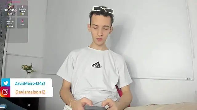 Snapshot of Maisondavis_ chatting on 19, 3, 2025 Maisondavis online show from 19, 3, 2025