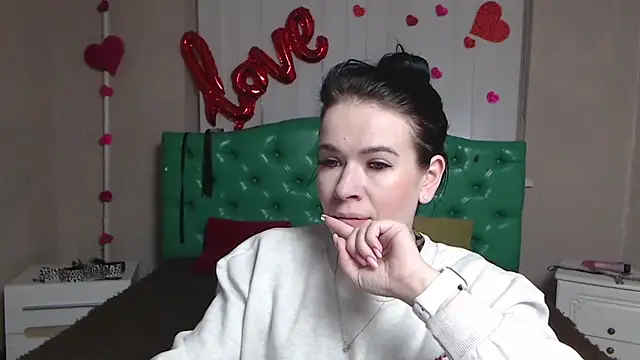 JasmineKouch online show from 11, 2, 2026