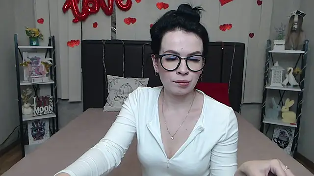 JasmineKouch online show from 13, 3, 2026