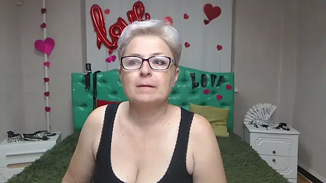 EmiliaGree online show from 17, 9, 2025