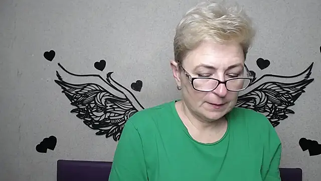 EmiliaGree online show from 10, 4, 2026