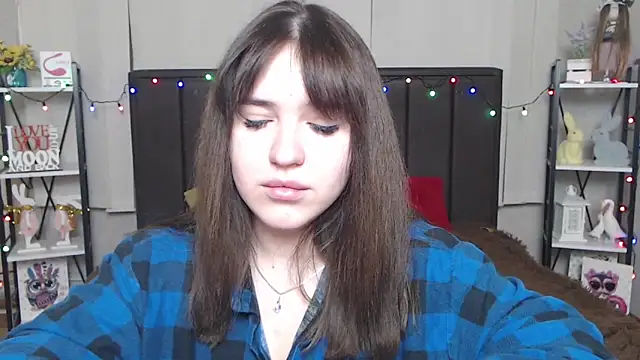 Snapshot of LauraHlot chatting on 11, 2, 2025 LauraHlot online show from 11, 2, 2025