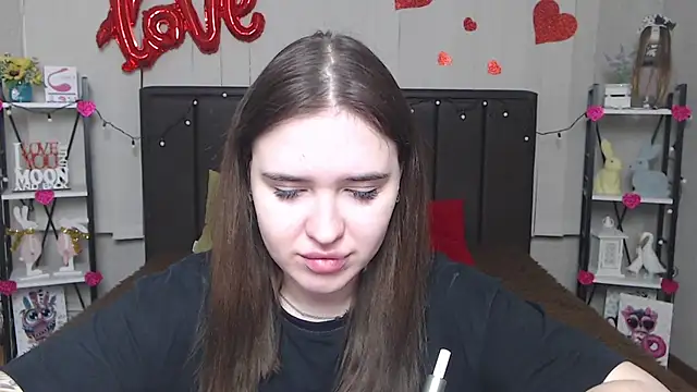 Snapshot of LauraHlot chatting on 18, 2, 2025 LauraHlot online show from 18, 2, 2025