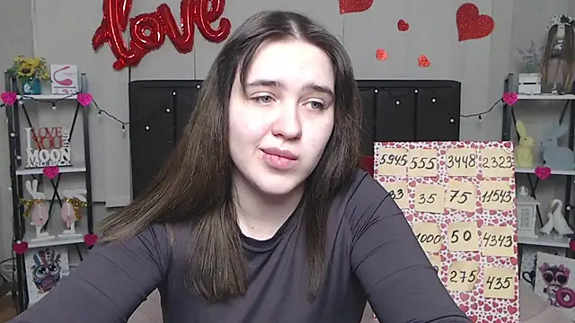 Snapshot of LauraHlot chatting on 1, 3, 2025 LauraHlot online show from 1, 3, 2025
