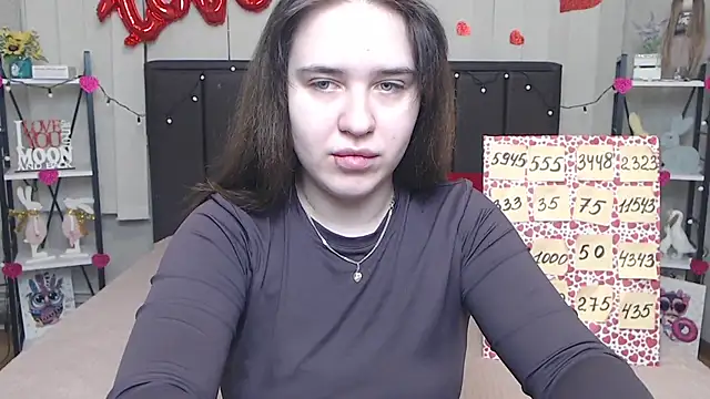 Snapshot of LauraHlot chatting on 12, 3, 2025 LauraHlot online show from 12, 3, 2025