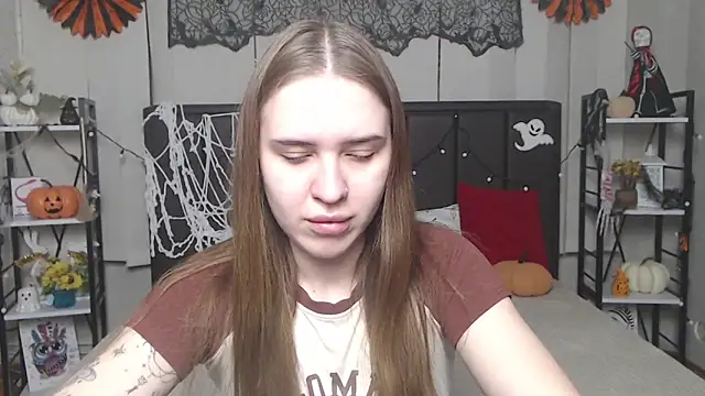 Snapshot of LauraHlot chatting on 30, 10, 2025 LauraHlot online show from 30, 10, 2025