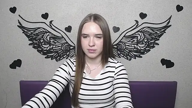 LauraHlot online show from 18, 4, 2026