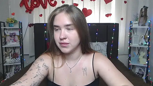 Snapshot of LauraHlot chatting on 6, 7, 2026 LauraHlot online show from 6, 7, 2026