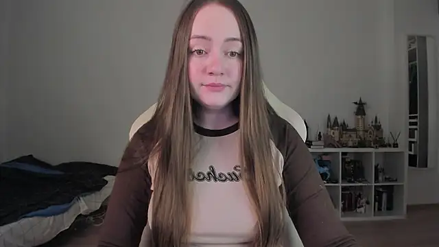 Snapshot of WalkingGirl chatting on 9, 2, 2026 WalkingGirl online show from 9, 2, 2026