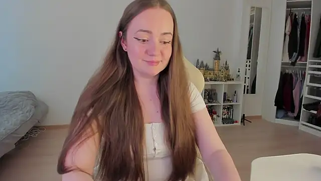 Snapshot of WalkingGirl chatting on 22, 6, 2026 WalkingGirl online show from 22, 6, 2026