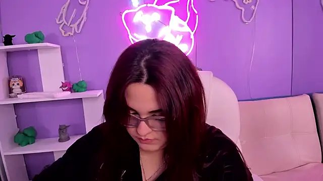 Camiila Osorio online show from 10, 11, 2025