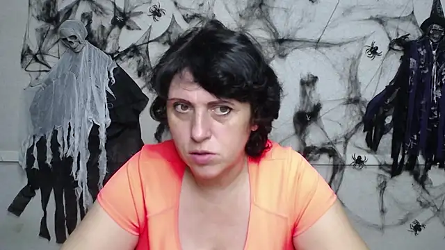 LuciaMii online show from 25, 10, 2025