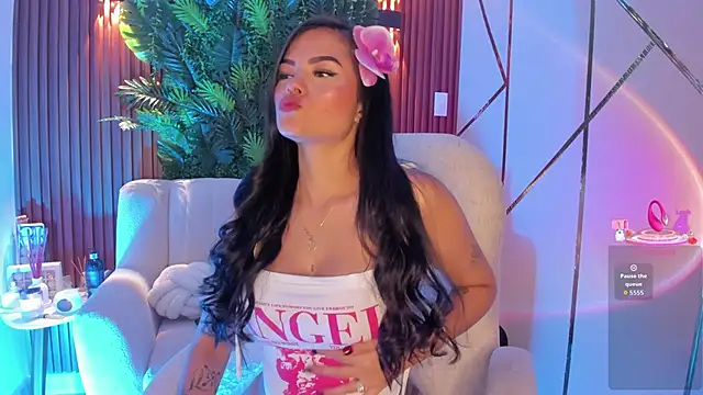 Snapshot of foxxxmegan chatting on 6, 2, 2026 foxxxmegan online show from 6, 2, 2026