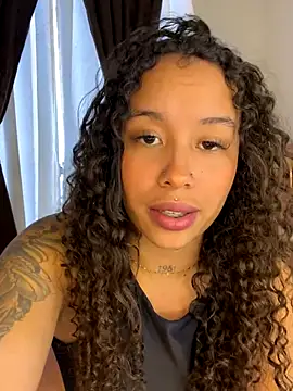 Snapshot of MarieLeon chatting on 25, 9, 2025 MarieLeon online show from 25, 9, 2025