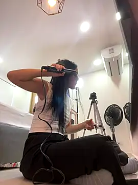 Snapshot of ariel_jonees chatting on 2, 12, 2025 ariel jonees online show from 2, 12, 2025