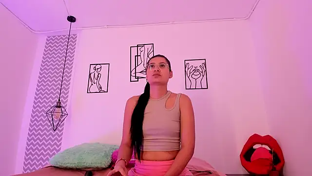 cloehonney online show from 26, 10, 2025