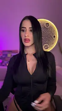Snapshot of SarahhSmitth1 chatting on 22, 4, 2026 SarahhSmitth1 online show from 22, 4, 2026