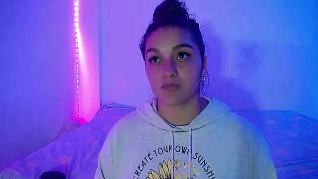 Laurenkenner  online show from 22, 3, 2025