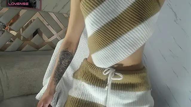 Tomoe b online show from 10, 12, 2024