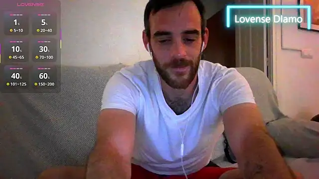 Snapshot of _NakedChef_ chatting on 10, 9, 2025 NakedChef online show from 10, 9, 2025