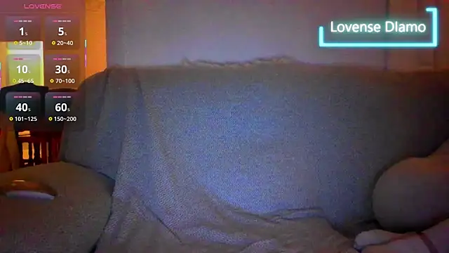 Snapshot of _NakedChef_ chatting on 22, 10, 2025 NakedChef online show from 22, 10, 2025