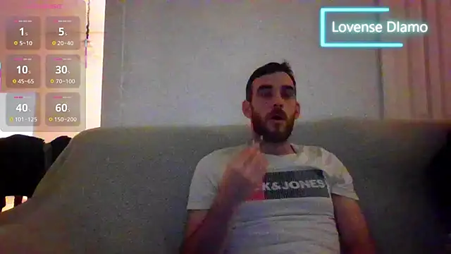 Snapshot of _NakedChef_ chatting on 18, 11, 2025 NakedChef online show from 18, 11, 2025