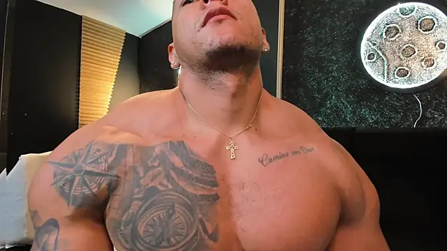 Snapshot of MassimoWalton2 chatting on 22, 12, 2024 MassimoWalton2 online show from 22, 12, 2024