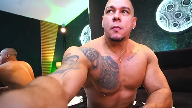 Snapshot of MassimoWalton2 chatting on 1, 10, 2025 MassimoWalton2 online show from 1, 10, 2025