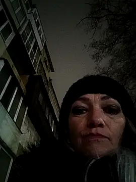 Snapshot of SweetLeila40 chatting on 4, 11, 2025 SweetLeila40 online show from 4, 11, 2025