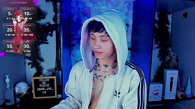 Snapshot of juniior_2311_ chatting on 8, 3, 2025 juniior 2311 online show from 8, 3, 2025