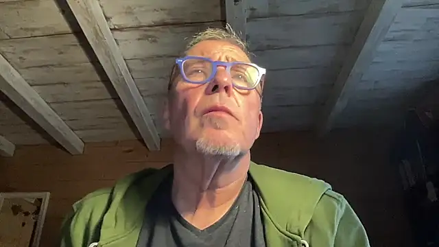 Snapshot of lelohop chatting on 4, 2, 2026 lelohop online show from 4, 2, 2026