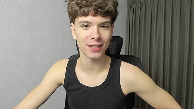 Snapshot of calvin_love_you chatting on 28, 2, 2026 calvin love you online show from 28, 2, 2026