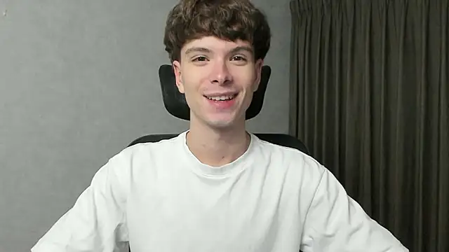 Snapshot of calvin_love_you chatting on 3, 3, 2026 calvin love you online show from 3, 3, 2026