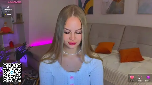 Snapshot of CassieMurr chatting on 7, 2, 2025 CassieMurr online show from 7, 2, 2025