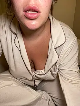 Snapshot of lilylush24 chatting on 20, 2, 2025 lilylush24 online show from 20, 2, 2025