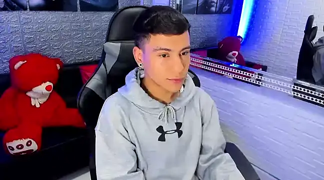 salvadorgomezx online show from 25, 12, 2024