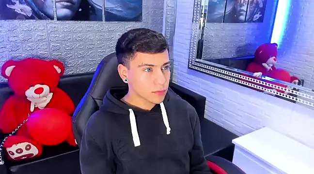 salvadorgomezx online show from 16, 2, 2025