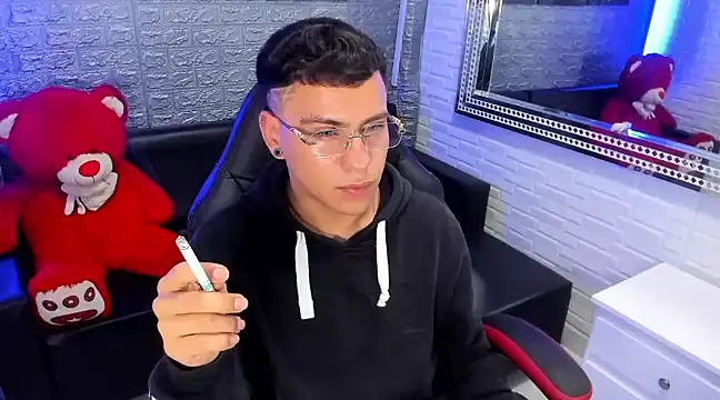 salvadorgomezx online show from 18, 2, 2025