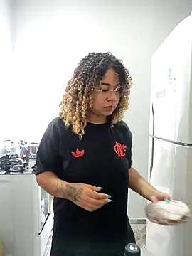 VitoriaFernandes online show from 18, 2, 2026