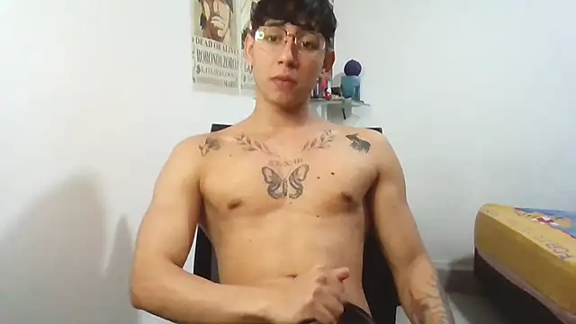 Snapshot of Dillom420 chatting on 11, 2, 2025 Dillom420 online show from 11, 2, 2025