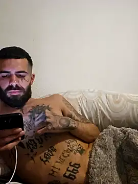 Snapshot of charlye_inkkkk chatting on 8, 2, 2025 charlye inkkkk online show from 8, 2, 2025
