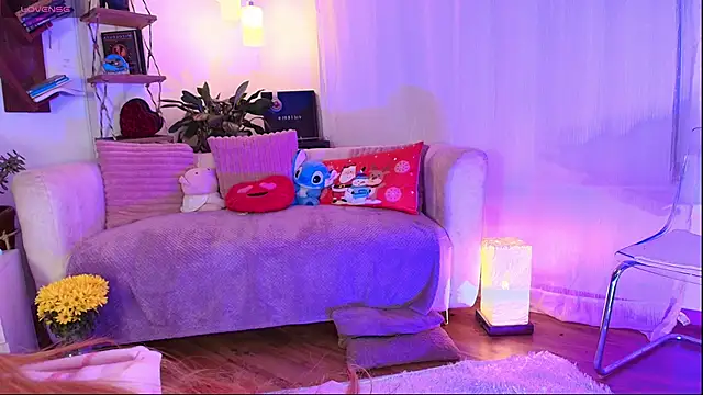 Snapshot of HANNAH_LOVEE chatting on 23, 11, 2025 HANNAH LOVEE online show from 23, 11, 2025