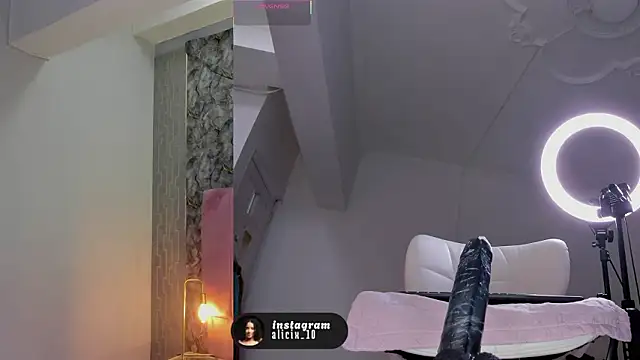 Snapshot of aliccecooper chatting on 3, 2, 2026 aliccecooper online show from 3, 2, 2026