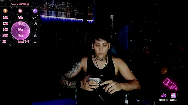 Snapshot of ZhoeStrong chatting on 22, 3, 2025 ZhoeStrong online show from 22, 3, 2025